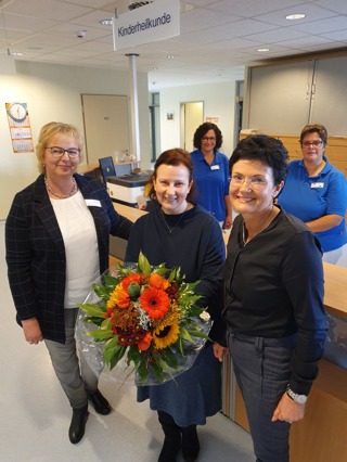 Herzliche Begrüßung im neuen Team (von links): Elisabeth Bröring, MVZ-Managerin und Ambulanzen, Pädiaterin Lucia Lezovicova und Geschäftsführerin des Marien Hospitals Veronika von Manowski.