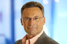 Herr Dr. med. Caby, Filip