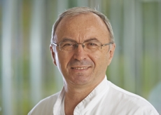Herr Galas, Alex