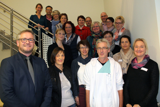 Die Unternehmensleitung und die Mitarbeitervertretung des Marien Hospital Papenburg Aschendorf gratulierten 22 Mitarbeiterinnen und Mitarbeitern zu ihrem Dienstjubiläum.