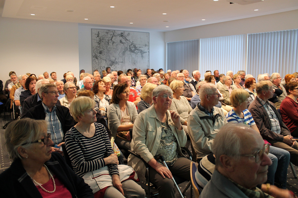 Auf großes Interesse stieß der Informationsabend des Marien Hospitals zum Thema Bluthochdruck: 120 Besucher waren am 18. Mai in den Sitzungssaal des Rathauses gekommen.